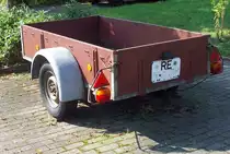 recht einfacher kleiner Transport Pritschenanh�nger 10/08/2010