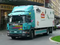 Scania 114 L 380 K�hltransporter unterwegs in der Stadt Biel am 14.08.2010