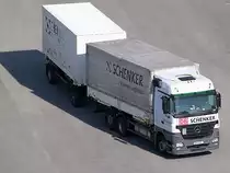 ACTROS von DB-Schenker am Weg zum Waren-Empf�nger;100810