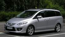 Mazda 5. Gesehen: Juli 2010.