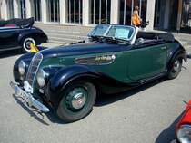 EMW 327/2,
ein BMW aus Eisenach,
Baujahr 1953, 6-Zylinder, 2000ccm, 55PS, max.125Km/h,
Oldtimertreffen Gundelfingen/Brsg., Juni 2010