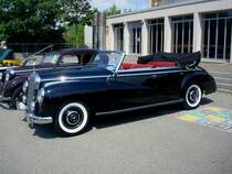 Mercedes 300 Cabrio D,
Baujahr 1953, 6-Zylinder 2996ccm und 115PS,
Oldtimertreffen Gundelfingen/Brsg.,Juni 2010