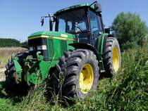 John-Deere6310 steht fr die Rapsernte bereit;100801