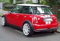 NEW MINI  S  in sportlicher Farbe  in Gelsenkirchen am 13/08/2010