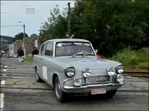 Dieses seltene Exemplar, ein Ford Anglia fuhr mir am 14.08.10 in Braibant vor die Linse.