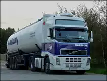 Tanksattelzug mit Volvo FH Zugmaschine aufgenommen am 13.08.10.