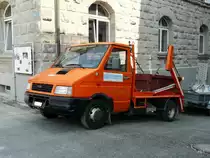 Ein IVECO Kleinlaster als Muldentransporter in Baar am 20.08.2010