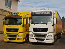 2 blitzblanke MAN TGX 18.440 mit Planenauflieger der Aachener Spedition Leenarts. Aufnahme vom 22.08.2010.