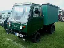 Multicar D25, das erfolgreiche Mehrzweckfahrzeug aus der DDR,
Bj.1980, Dieselmotor mit 1996ccm und 45PS, hier mit Kasten Marke Eigenbau,
Traktorentreff St.Peter/Schwarzwald Aug.2010