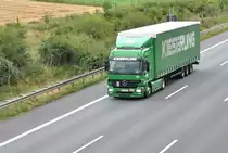 Mercedes Actros auf der A2 bei Lehhrte am 18.06.10.