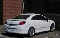 Opel Astra Cabriolet. Aufgenommen: Juli 2010, R�sselsheim.