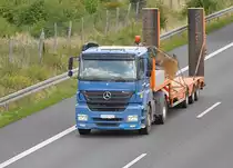 Mercedes Actros Sattelzug auf der A2, bei Lehrte, am 24.08.2010