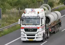 MAN Satelzug auf der A2 bei Lehrte am 24.08.2010.