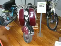 Lambretta 125LD Restaurierungsobjekt. Die 125LD wurde von 1951 - 1956 produziert. Der 1-Zylinder-Zweitaktmotor war Gebl�segek�hlt und leistete 5 PS. Das abgebildete Fahrzeug ist Baujahr 1952. Villacher Fahrzeugmuseum.