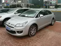  C-quatre  heißt der Citroen C4 in China.
Shanghai, 14.7.10