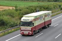 DAF XF Hngerzug in Lehrte auf der A2, im August 10.