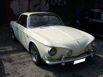 VW Karmann-Ghia Coupe Typ 34. 1961 - 1969. Der 42.505 mal produzierte Typ 34 war mit 45 PS als 1500´er und mit 54 PS als 1500 S und 1600 L erhltlich. Das abgelichtete Fahrzeug ist mit Porschefelgen  aufgepeppt .
Oldtimertreffen Kokerei Zollverein.