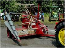 Ein Getreidemhbinder war zum Oldtimertreffen nach Prm mitgebracht worden.  01.08.2010 