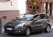 Peugeot 5008 -juli 2010.