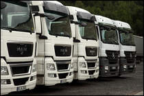 Gesichtsvergleich: MAN TGX 18.440XXL und ACTROS Mp2 1844 MegaSpace. (29.08.2010)