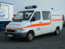 MB Sprinter des DRK Ortsvereinigung Fulda steht auf dem Ausstellungsgel�nde des 2. Fuldaer Autotages
