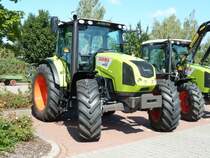 Claas Arion 430 ausgestellt bei der 2. Traktorenausstellung  Ahle Bulldogge us Angeschbach oh Lannehuse  am 05.09.2010 in Angersbach 