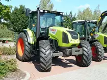 Claas Arion 430 ausgestellt bei der 2. Traktorenausstellung  Ahle Bulldogge us Angeschbach oh Lannehuse  am 05.09.2010 in Angersbach 