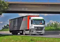 MB Actros 1844 auf der A61 bei Heimerzheim - 31.08.2010