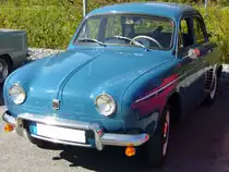 Renault Dauphine. 1956 - 1968. Die Dauphine (deutsch=Thronfolgerin) war die Nachfolgerin des legend�ren 4CV. Motorisiert war das Auto mit einem 845 cm� 4-Zylinder-Motor, der 26,5 PS leistete. Auch der Tuner Gordini veruchte sich an dem Auto und verlangte dem Motor bis zu 36 PS ab. Ungef�hr zur Halbzeit der Bauzeit, wurde die Bremsanlage mit vier Scheibenbremsen versehen. Das war zur damaligen Zeit in dieser Fahrzeugklasse ein Novum. Oldtimertreffen Zollverein.