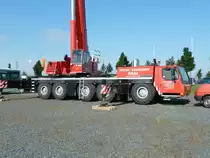 Liebherr Autokran steht beim 2. Fuldaer Autotag, September 2010