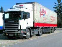 Scania 124L-360 einer Wiener Spedition ist am Messegel�nde Ried i.I. abgestellt; 080210