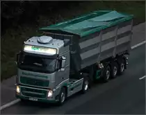 VOLVO FH 500 EEV von VulcaTec Dachbegr�nung ist in Richtung Norden unterwegs. (16.09.2010)


