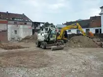 Terex Bagger in Lehrte am 09.04.10.