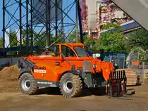 JLG Teleskopgabelstapler am 18.09.2010 an der Hubschrauberlandeplatzbaustelle am Aachener Klinikum
