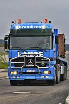 MB-Actros vom Krandienst Lange kommt aus dem Stralsunder Sdhafen am 14.09.2010