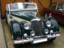 Riley 2,5 Litre RMC Roadster. 1946 - 1953. Riley gehrte seit 1937 zur Nuffield Gruppe. Der abgelichtete Roadster ist von Baujahr 1949. Der 2.450 cm Motor leistet 101 PS. Es wurden 507 Roadster gebaut. Der Wagen ist in der Originalfarbkombination british racing green over old english white lackiert. Meilenwerk Dsseldorf.