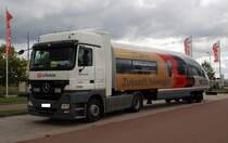 Ein Mercedes Actros der DB steht am 18.09.10 auf dem Parkplatz des Halle-Center. 