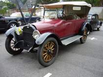 McLauglin. 1908 - 1922. Die McLauglin Carriage Company in Ottawa/Kanada hat 1908 mit GM einen Lizenzvertrag abgeschlossen. Danach bekam McLaughlin technisches knowhow von Buick, um auf dem kanadischen Automarkt Fu zu fassen. Die Wagen von McLaughlin galten als grundsolide. Ab 1923 wurde McLaughlin der Buick-Division im GM-Konzern einverleibt. Dieser Wagen wartet am Dsseldorfer Meilenwerk auf seine Restaurierung.