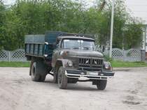 ZIL LKW fotografiert in Lavrykiv, Ukraine am 17-05-2010.