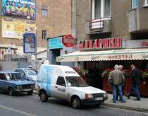 ZAZ der Firma  Perlova Vodka  fotografiert in Lviv, Ukraine am 25-05-2010.