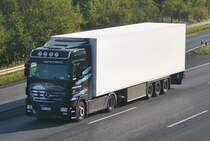 Mercedes Actros 1844, auf der A2 Lehrte am 19.09.2010