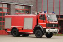 Ein TLF 24/50 der Berufsfeuerwehr Magdeburg vor der Feuerwache Sd. Fotografiert am 02.09.2010. 