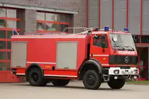 Ein TLF 24/50 der Berufsfeuerwehr Magdeburg vor der Feuerwache S�d. Fotografiert am 02.09.2010. 