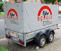 doppel achsen Pritsche Planen PKW Anhnger der Fahr SCHULE Stenda  in Herten 10.09.2010