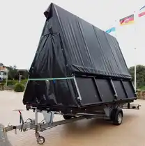 Klappbare B�hne als PKW Anh�nger gesehen in Pelzerhaken 29/08/2010