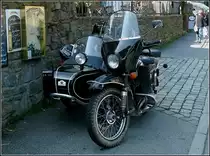 Diese URAL Motorrad mit Beiwagen stand am 12.09.2010 fertig gepackt zur Heimreise bereit.