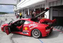 So muss man ein Ferrari reparieren!  Ferrari Racing Days 2010 , September.