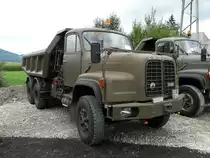 Ein Saurer D330 Milit�r Kipper am Saurer Oldtimer Treff in Niederbipp am 28.08.2010