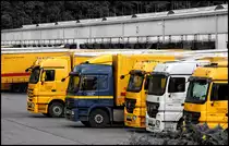 Im Logistikberreich sind ACTROS&acute;E und Leistung bis 410 scheinbar oft ausreichend. Im Bild v.r.n.l.: Drei Actros Mp2 1841 von TREESE, MP2 2541 und ACTROS Mp3 2541 von SCH�FER TRANSPORTE.