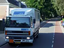 DAF-CF65 von Linde-Gase ist in der N�he von Arnheim unterwegs;100906